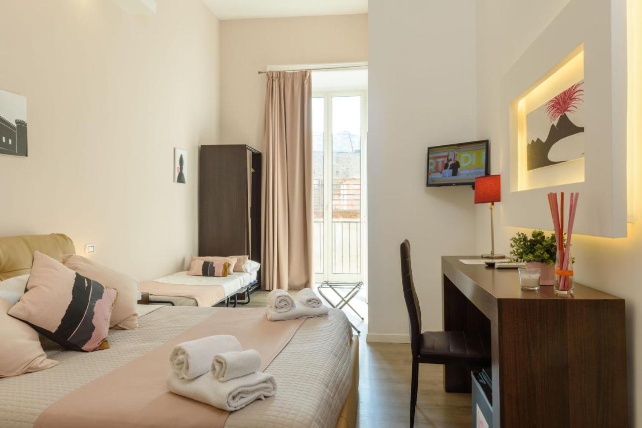 Bed and Breakfast Domus Angioina Nápoles Exterior foto