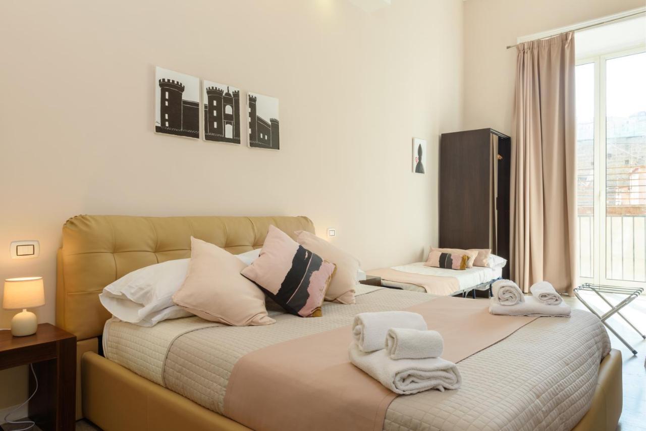 Bed and Breakfast Domus Angioina Nápoles Exterior foto