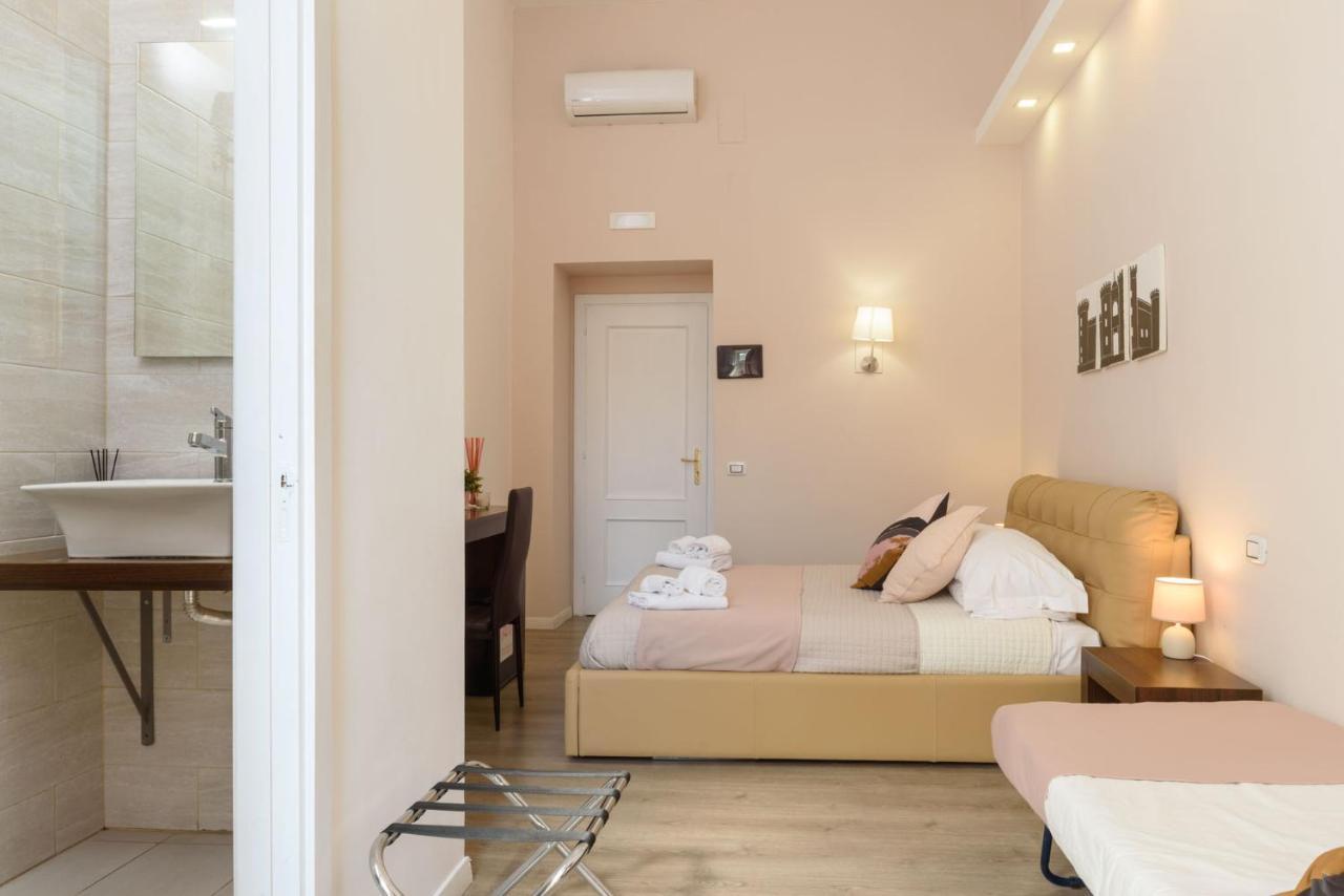 Bed and Breakfast Domus Angioina Nápoles Exterior foto